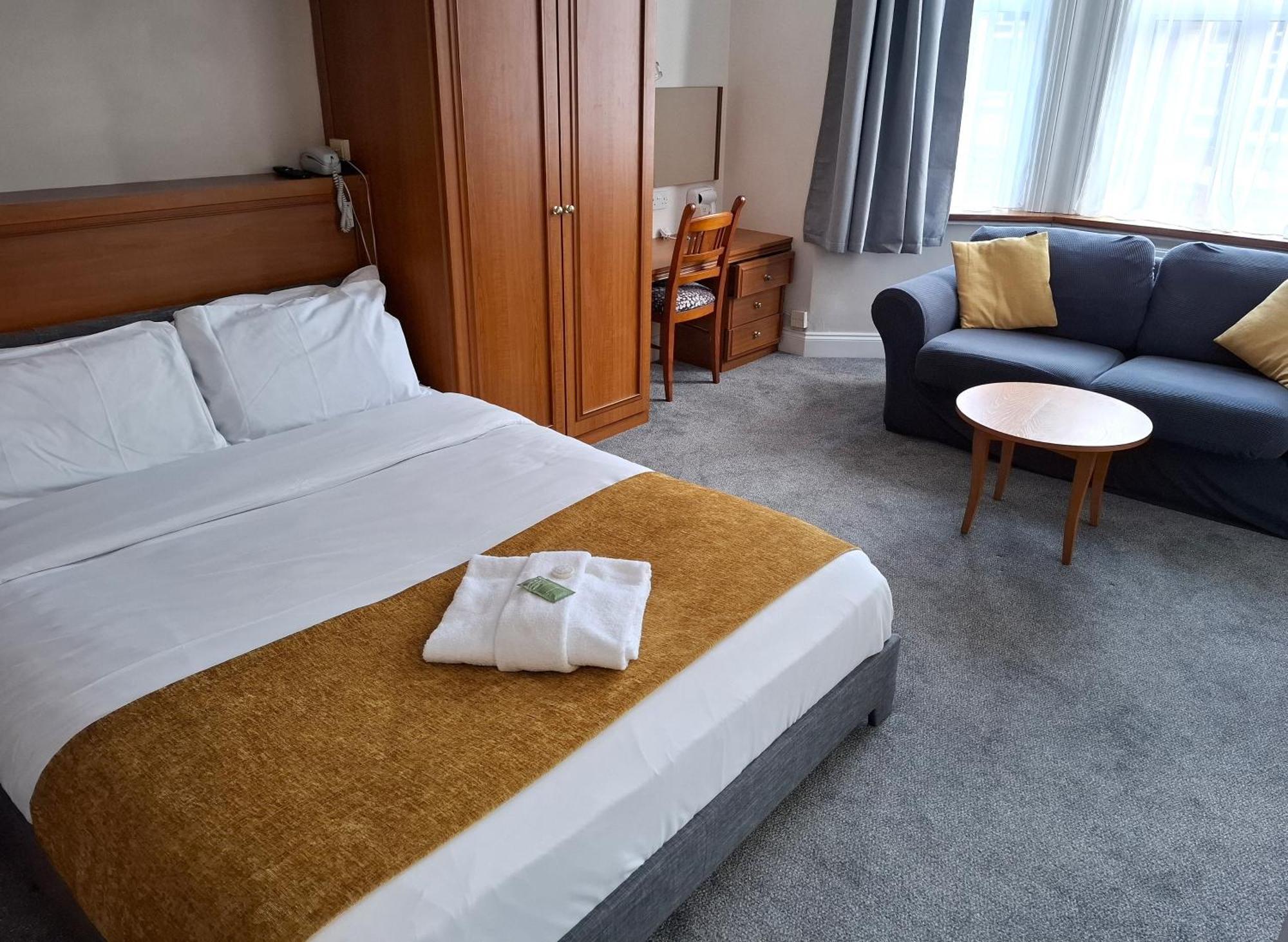 רויאל טונבריג' וולס Russell Hotel מראה חיצוני תמונה